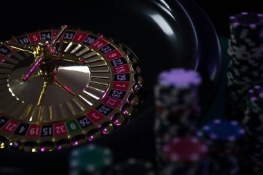 okitoto login platform interface showing slot games and live-dealer tables